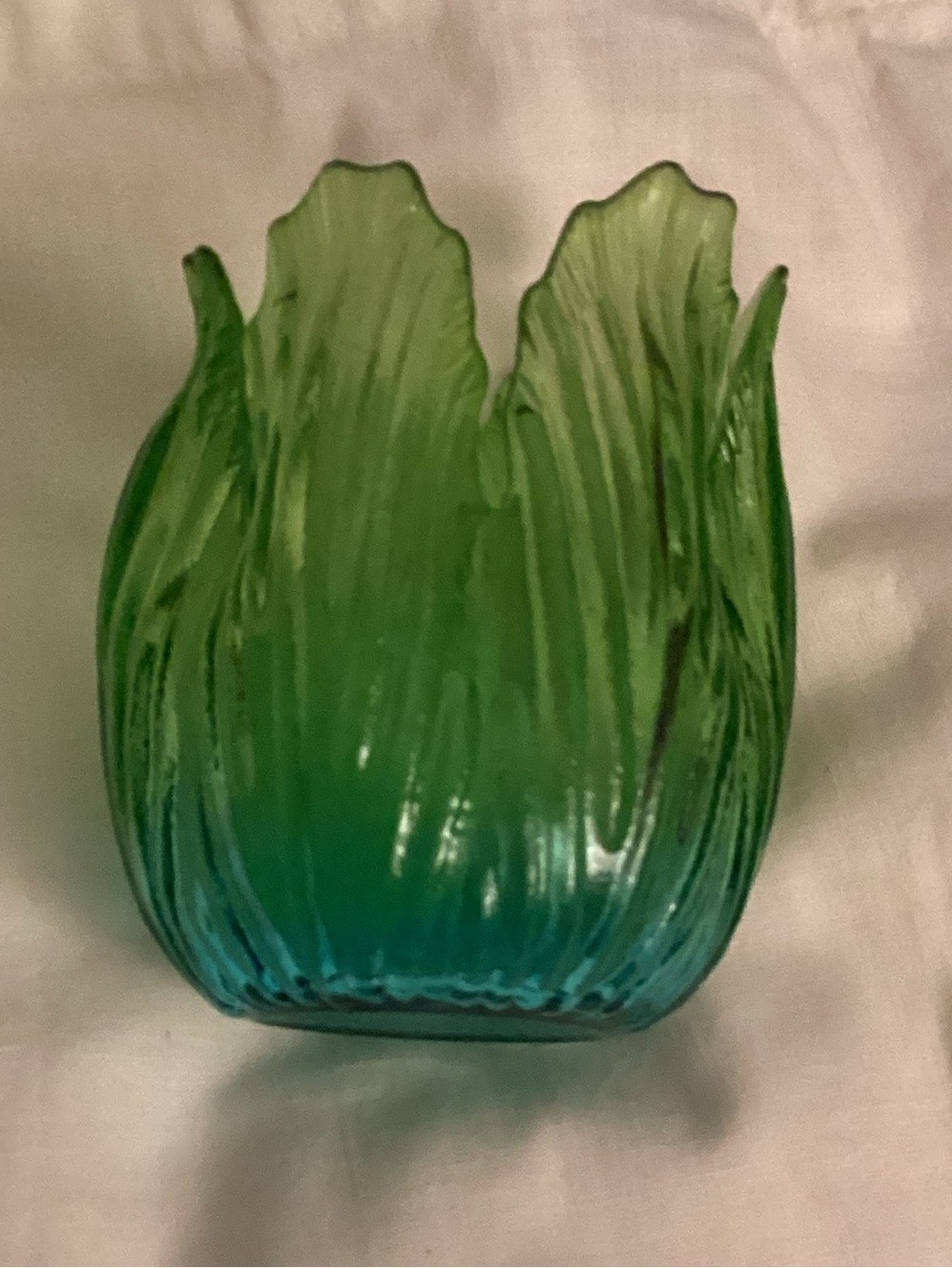 VTG Carnival Green Glass Tulip Vase ombré in hues /green/agua